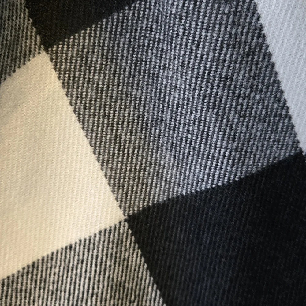 Steve Madden Wide Plaid Scarf Black & White NWT New Cozycore